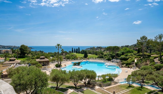 Nice apartment for 6 people with WIFI, pool, TV and terrace