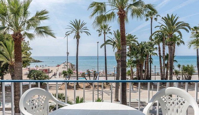 Nice apartment facing the beach in the center of Sitges fully equipped