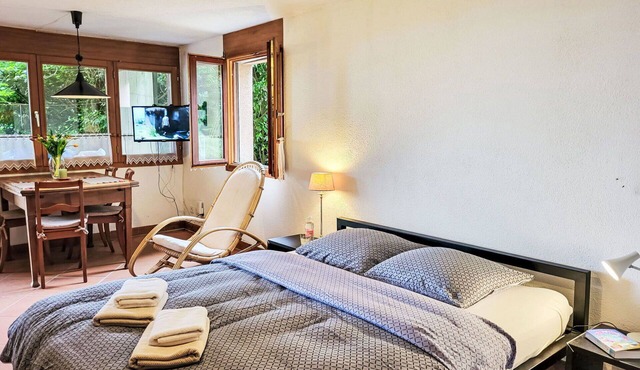 Nice apartment for 2 people with TV, patio, pets allowed, panoramic view and parking