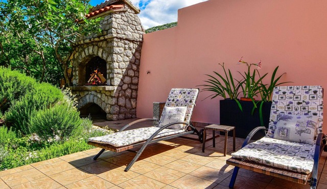 Nice apartment for 4 guests with WIFI, A/C, TV and terrace