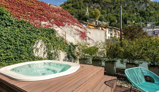 Nice apartment for 4 people with pool, WIFI, A/C, hot tub, TV, balcony, panoramic view and parking