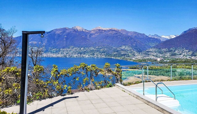 Nice apartment for 5 people with WIFI, pool, A/C, TV and terrace