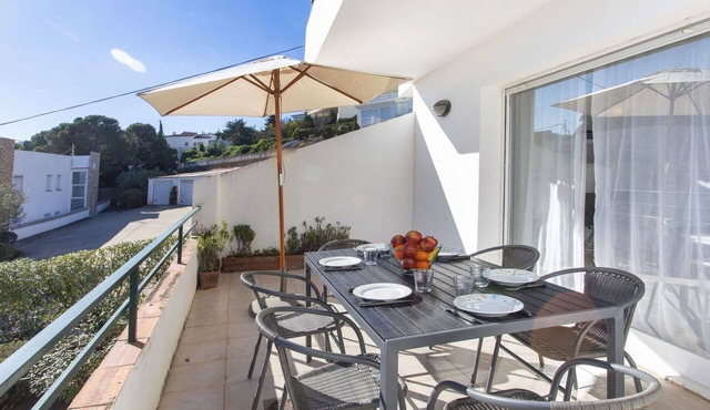 Nice apartment for 5 guests with WIFI, TV, terrace and pets allowed