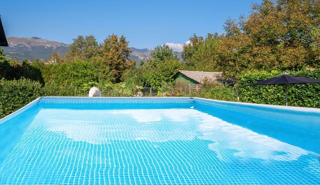 Nice apartment for 5 people with private pool, WIFI, A/C, TV, patio, pets allowed and parking