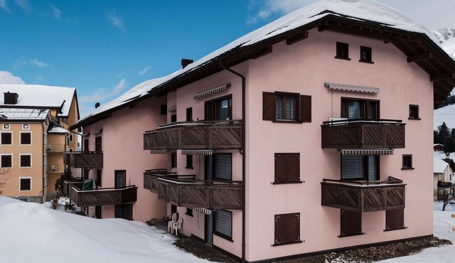 Nice apartment for 6 people with WIFI, TV and balcony