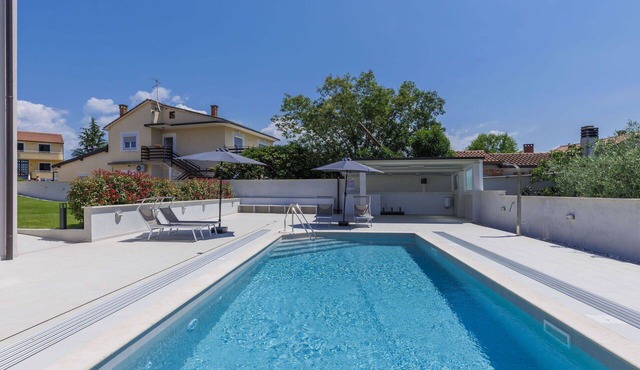 Nice apartment for 6 people with pool, WIFI, A/C, TV and terrace