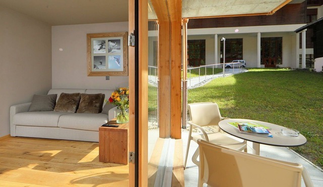 Nice apartment for 8 guests with WIFI, TV, pets allowed and parking