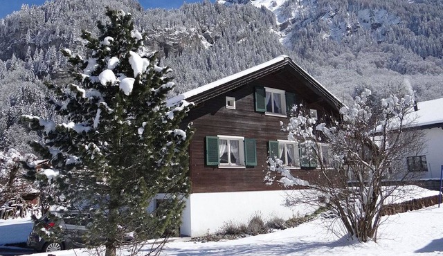 Nice apartment for 6 people with WIFI, TV, balcony and parking