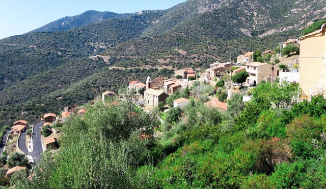 Nice apartment for 3 people with WIFI, A/C, TV, patio, pets allowed and panoramic view