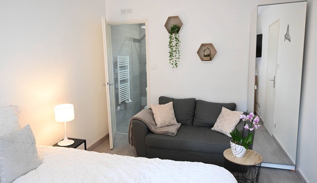 Nice apartment*free parking in the neighborhood
