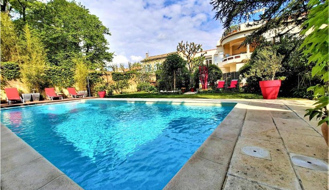 Nice apartment in Avignon with 2 Bedrooms, WiFi and Outdoor swimming pool