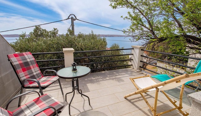 Nice apartment in Baric Draga with WiFi