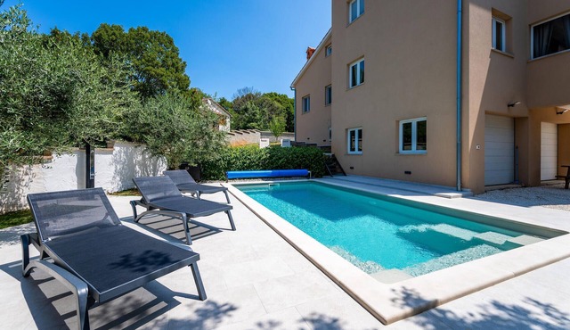 Nice apartment in Beloci