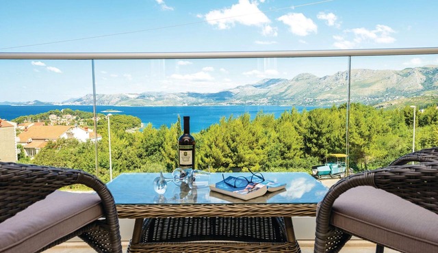 Nice apartment in Cavtat with house sea view