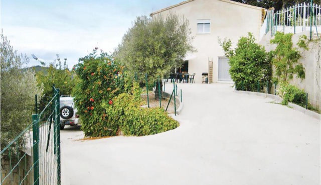 Nice apartment in Coggia with 2 Bedrooms and Internet