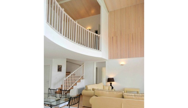 Nice apartment in villa for 10 people with private pool, TV, terrace, pets allowed and parking