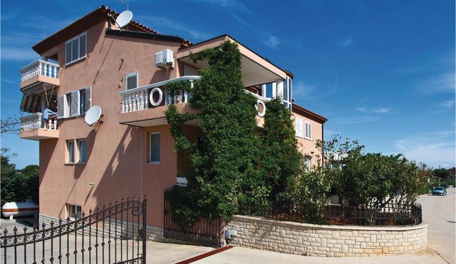 Nice apartment in Galizana with 1 Bedrooms and WiFi