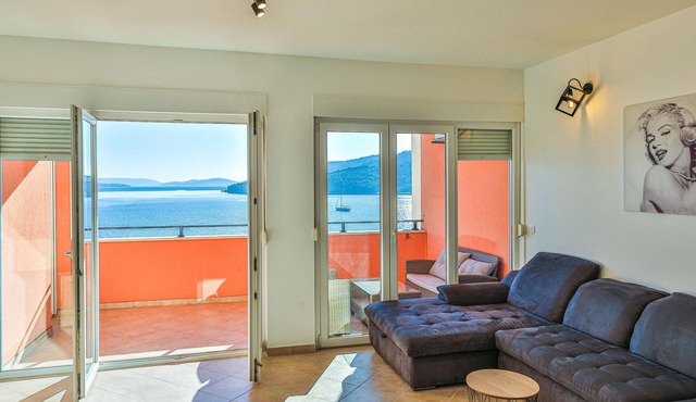 Nice apartment in Marina with WiFi