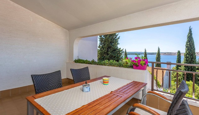Nice apartment in Omisalj with WiFi