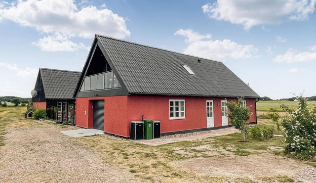 Nice apartment in østermarie with WiFi