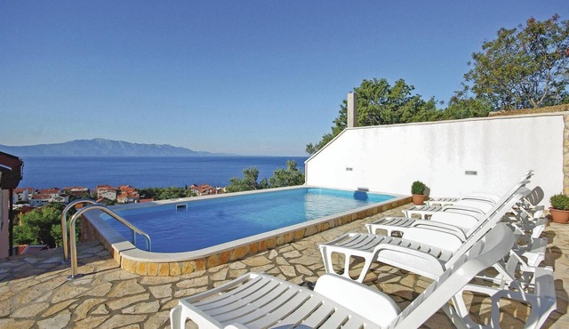 Nice apartment in Podaca with WiFi