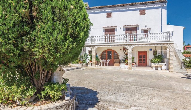 Nice apartment in Porec with WiFi