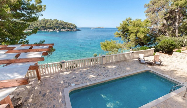 Nice apartment in Prizba with swimming pool