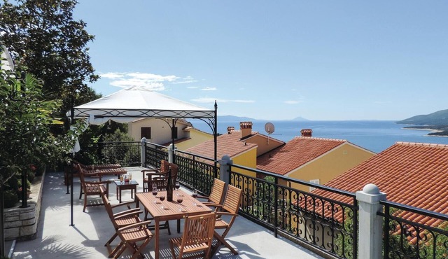 Nice apartment in Rabac with house sea view