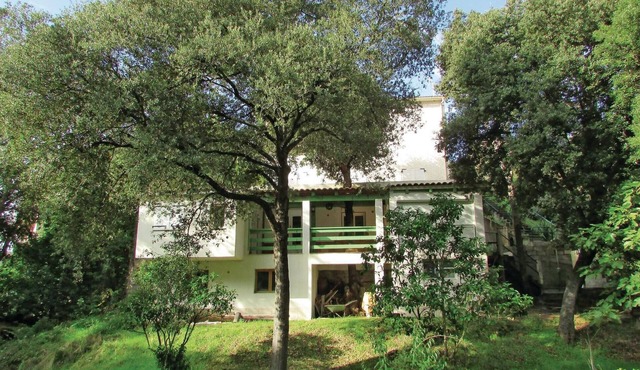 Nice apartment in Sagone with kitchen