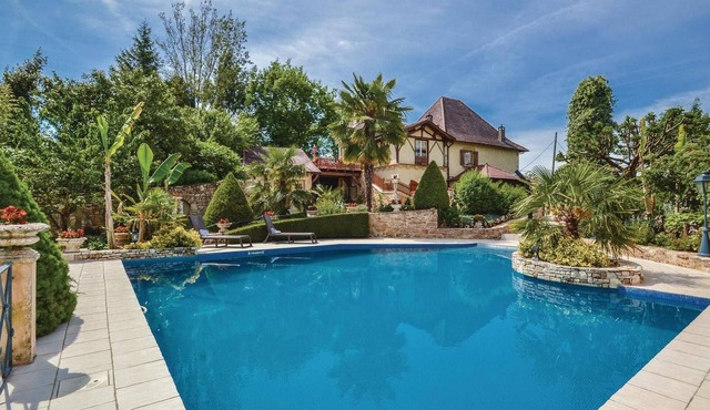 Nice apartment in Terrasson with WiFi