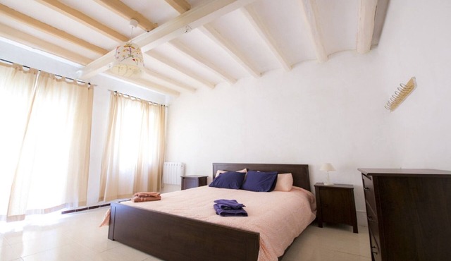 Nice apartment in the historic and commercial center of Reus.