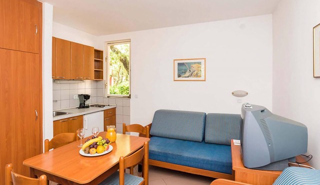 Nice apartment in Umag with swimming pool