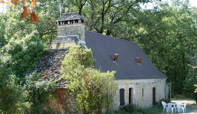 Nice apartment in villa for 4 guests with WIFI, TV and pets allowed