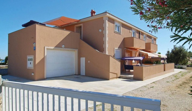 Nice apartment in Vir with WiFi