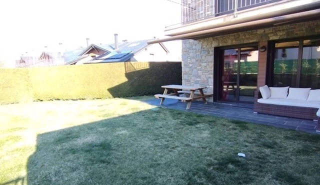 Nice apartment with large garden