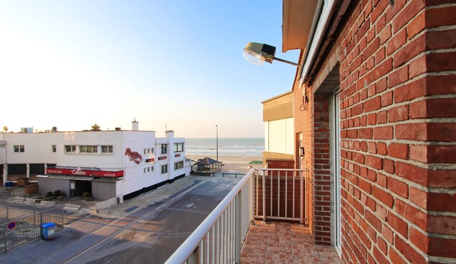 Nice apartment with balcony and sea view