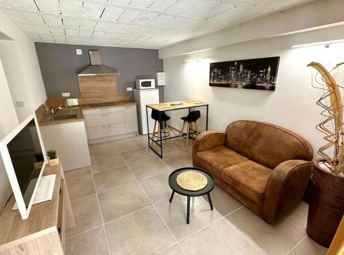 Nice App Private Parking, Garden, Furnished Terrace