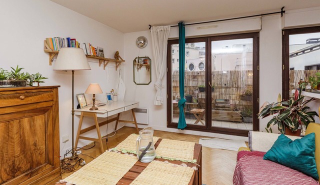 Nice appt with terrace near Villette