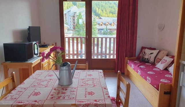 Nice apt. 5 pers.* underground parking next to the wellness center JOUE DU LOUP