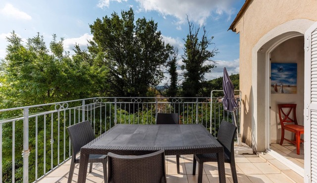 Nice Apt 8 pers with pool view