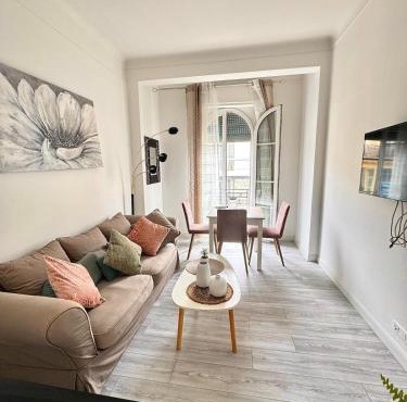 Nice Apt - City Center, Wifi, AC, 4-5 Pers