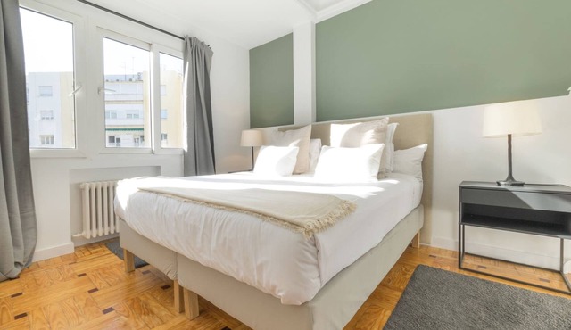 Nice apt next to Santiago Bernabeu - SharingCo