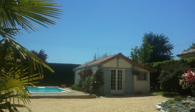 Nice bed and breakfast ideally located to visit Bordeaux and its region