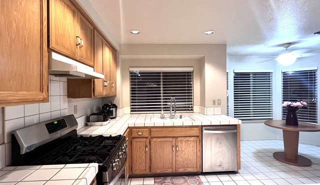 Nice Big Bedroom in 2500 SQFT Single House p2