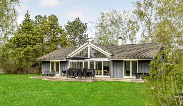 Nice big vacation home to be active.