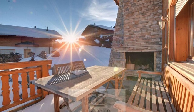 Nice chalet with : Ground floor : Laundry room with washing machine and dryer, little studio with a