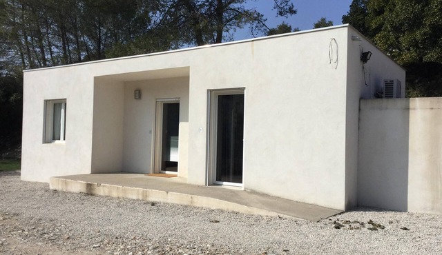 Nice contemporary style mazet located in the heart of nature,