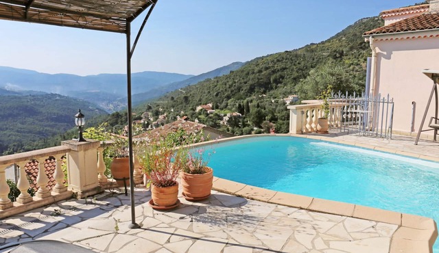 Nice Côte d’Azur: Peacefull villa with private pool, stunning view and aircon
