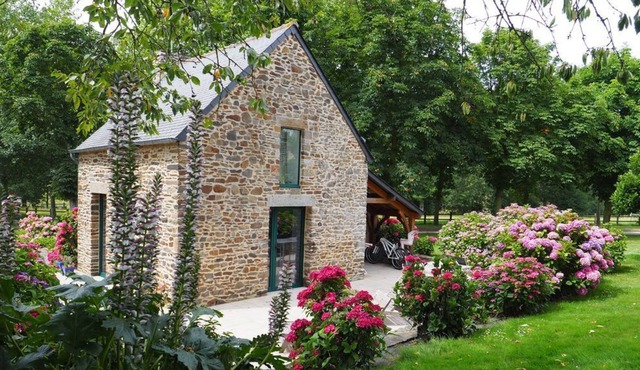 Nice cottage for 2 people in a former bakery - in the Bay of Mont Saint Michel