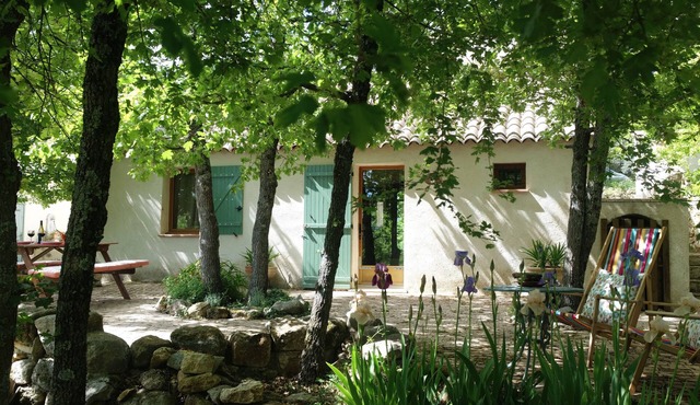 Nice cottage in the Luberon Regional Park
